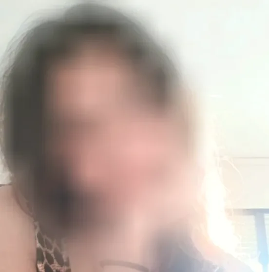 Isabel, 25
