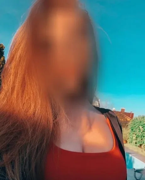 Lynn, 34