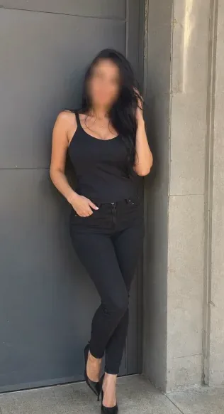 Marlies, 33
