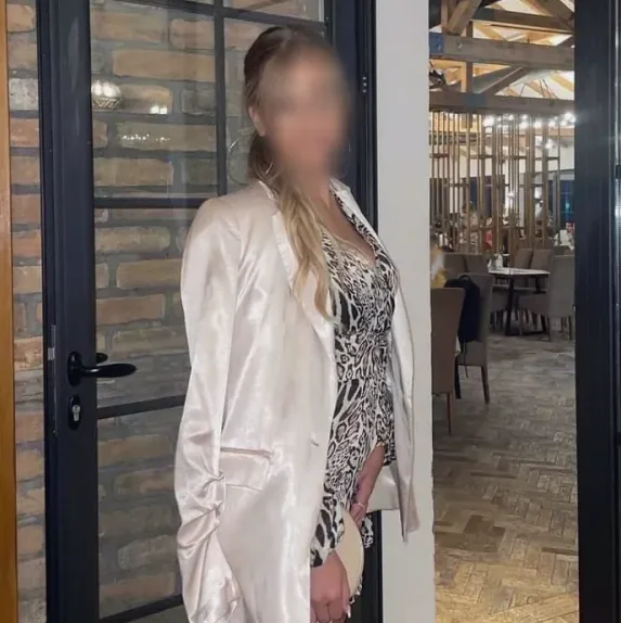 Marloes, 25