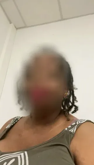 Sabine, 32