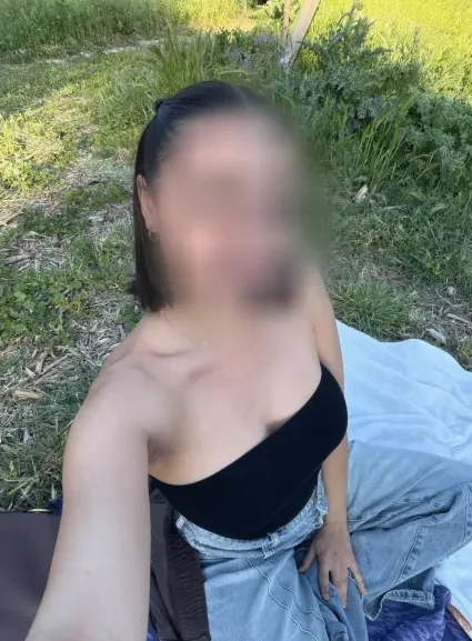 Sandra, 30
